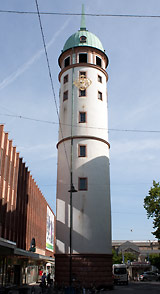 Taubenabwehr in Darmstadt, Weisser Turm. Edelstahlspitzen zur Taubenabwehr. Kleinlogel GmbH, Taubenabwehr, Darmstadt